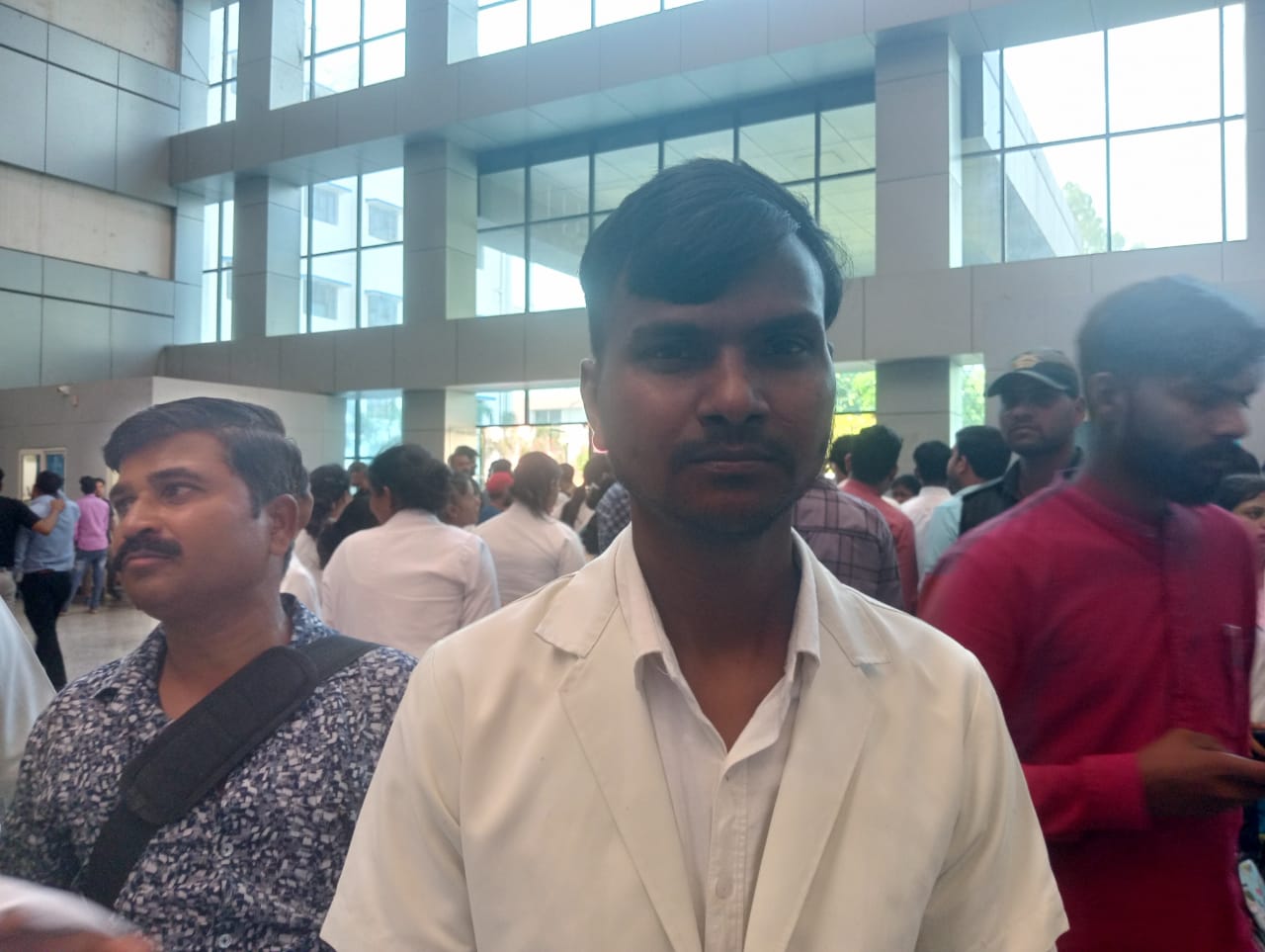 अटरिया,हिंद अस्पताल के सी.एम.एस. ने स्टाफ नर्स को जड़े तमाचे नर्स स्टाफ का हंगामा कार्यवाही की मांग